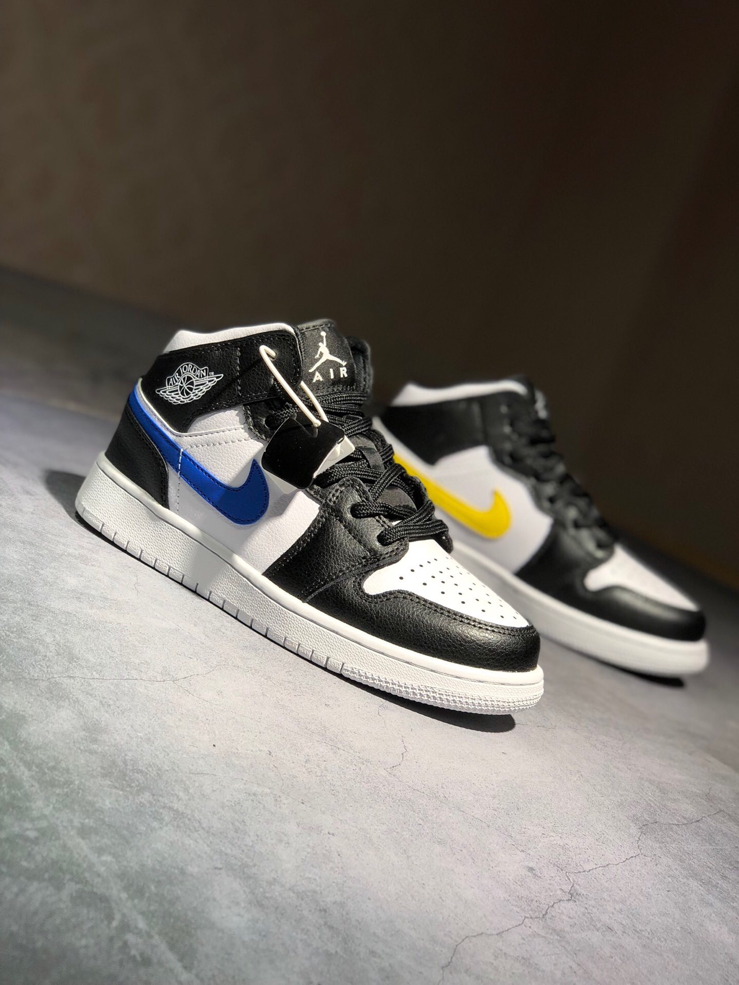 Authentic Air Jordan 1 Mid BG GS